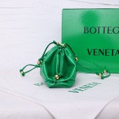 ボッテガ ヴェネタ 新作＆送料込 財布 BV3044