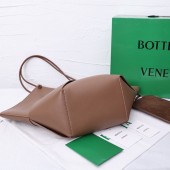 ボッテガ ヴェネタ 新作＆送料込 財布 BV6006