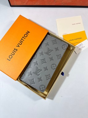 ルイヴィトン 財布 新作 人気 新品 通販＆送料込 M81335