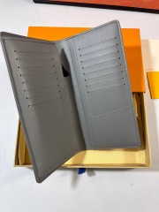 ルイヴィトン 財布 新作 人気 新品 通販＆送料込 M81335