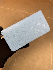 ルイヴィトン 財布 新作 人気 新品 通販＆送料込 M12680