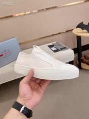 プラダ カジュアルシューズ 新作 本革 新品同様超美品 通販＆送料込 運動靴 男性用 PRA076
